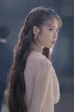  IU 