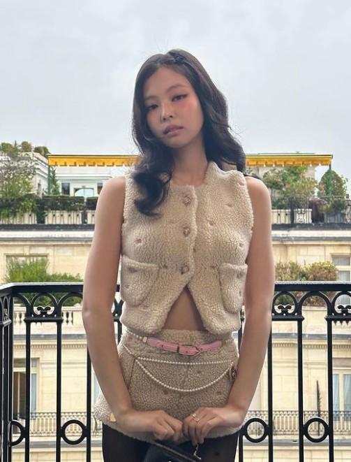  Jennie 